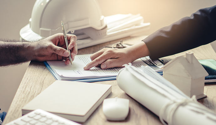 Contractor signing a workplace policy agreement